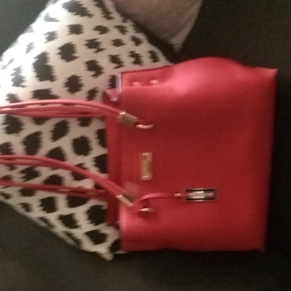 Ladies Shoulder Bag BRAND New by Marikai Red - Picture 3 of 3